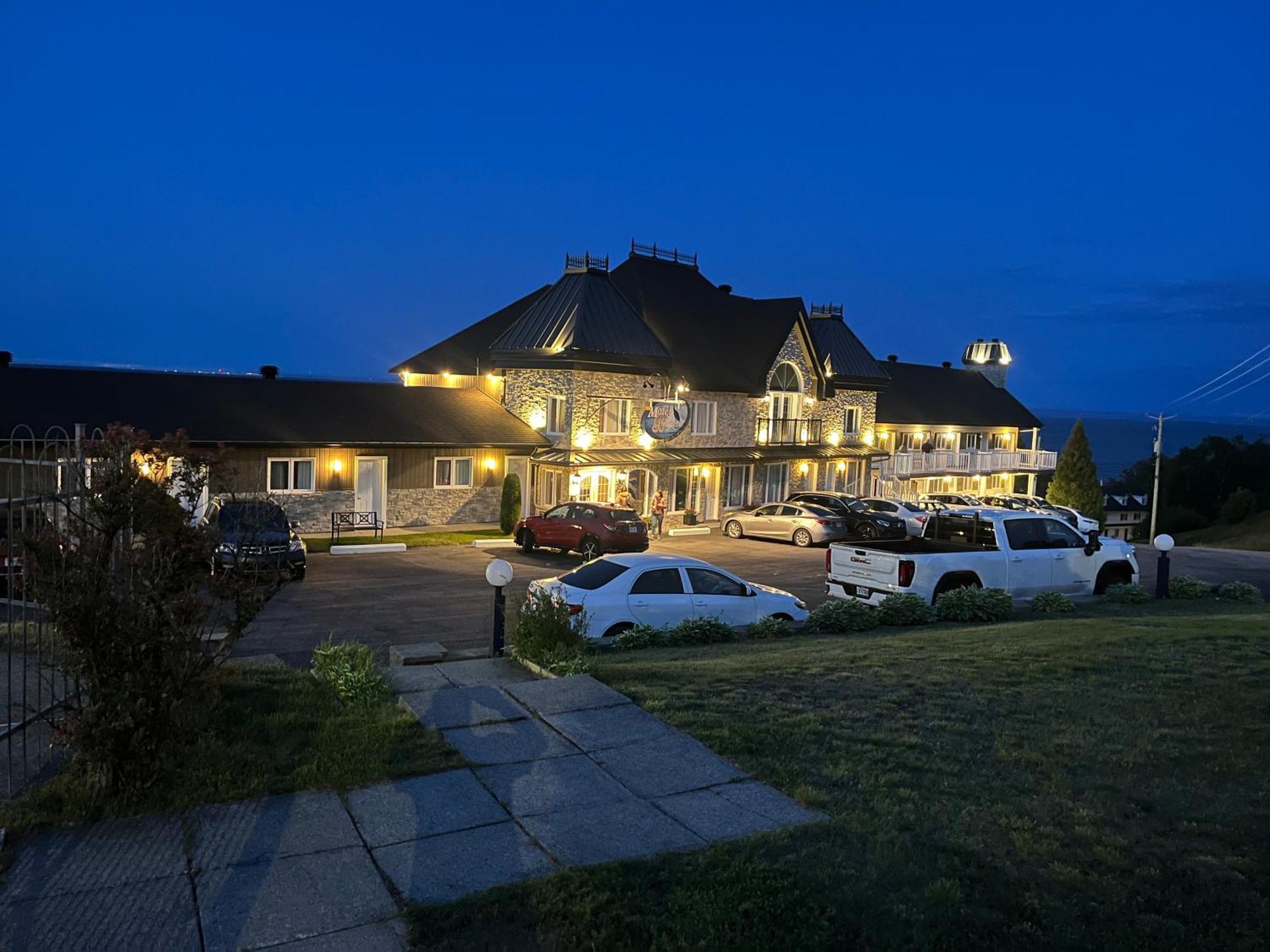 Motel Vue Belvedere Saint-Siméon Exteriör bild